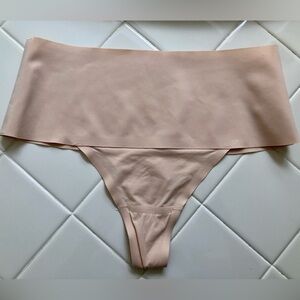 SPANX Undie-tectable Thong Size M NWOT